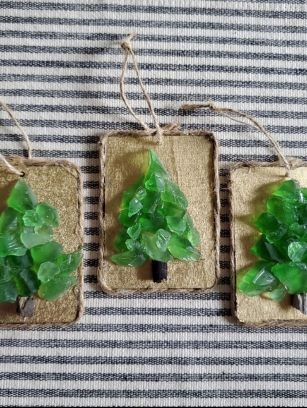 Green Glass Tree on Gold Painted Wood Holiday Hang Tag Set of 3, 3.5"H X 2.5"W - Picture 9 of 9